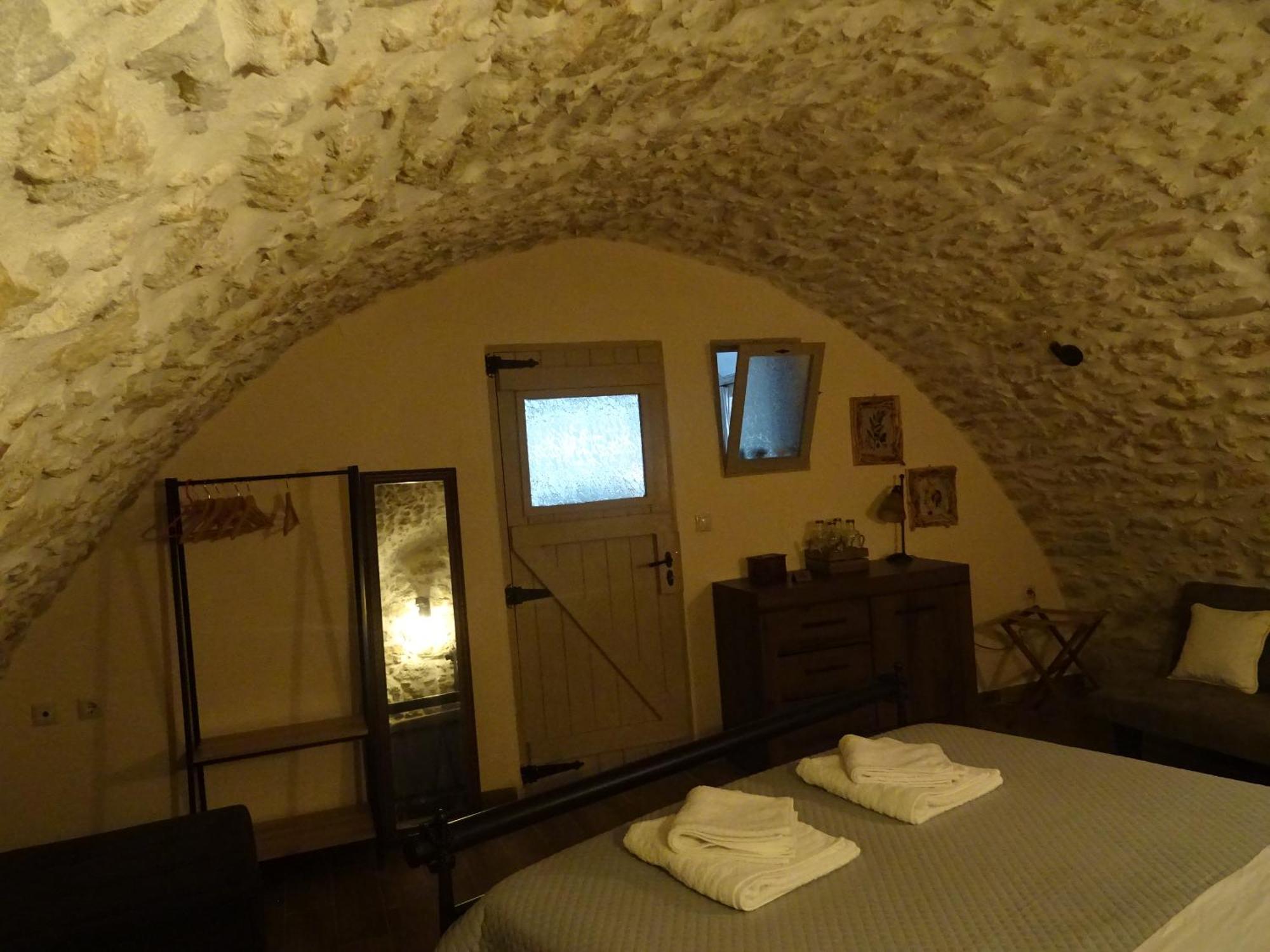 Aspasia House Oitilon Bagian luar foto